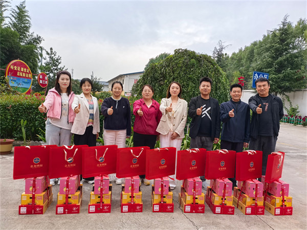 情暖中秋 聚力前行——惠丰农牧开展中秋节日慰问活动